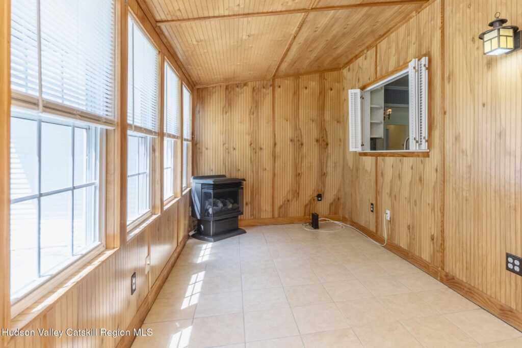 408 Fairview Ave Avenue, Hurley, NY 12443 - Photo 19 of 43
