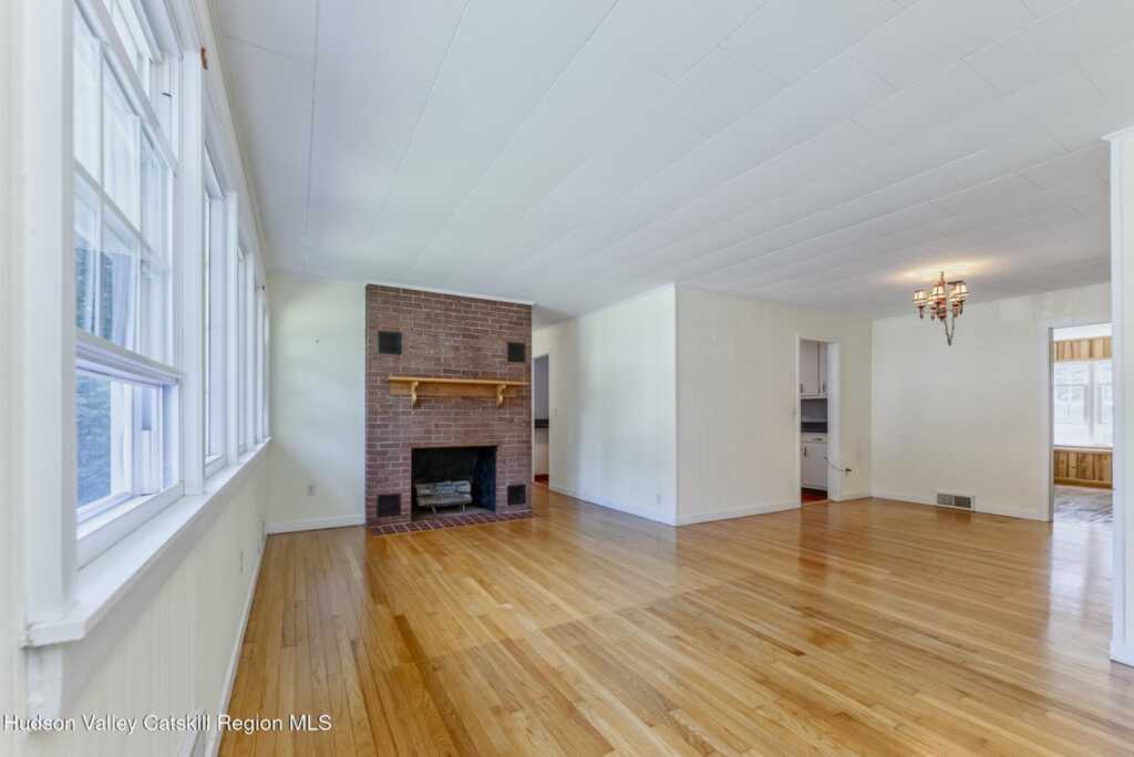 408 Fairview Ave Avenue, Hurley, NY 12443 - Photo 4 of 43