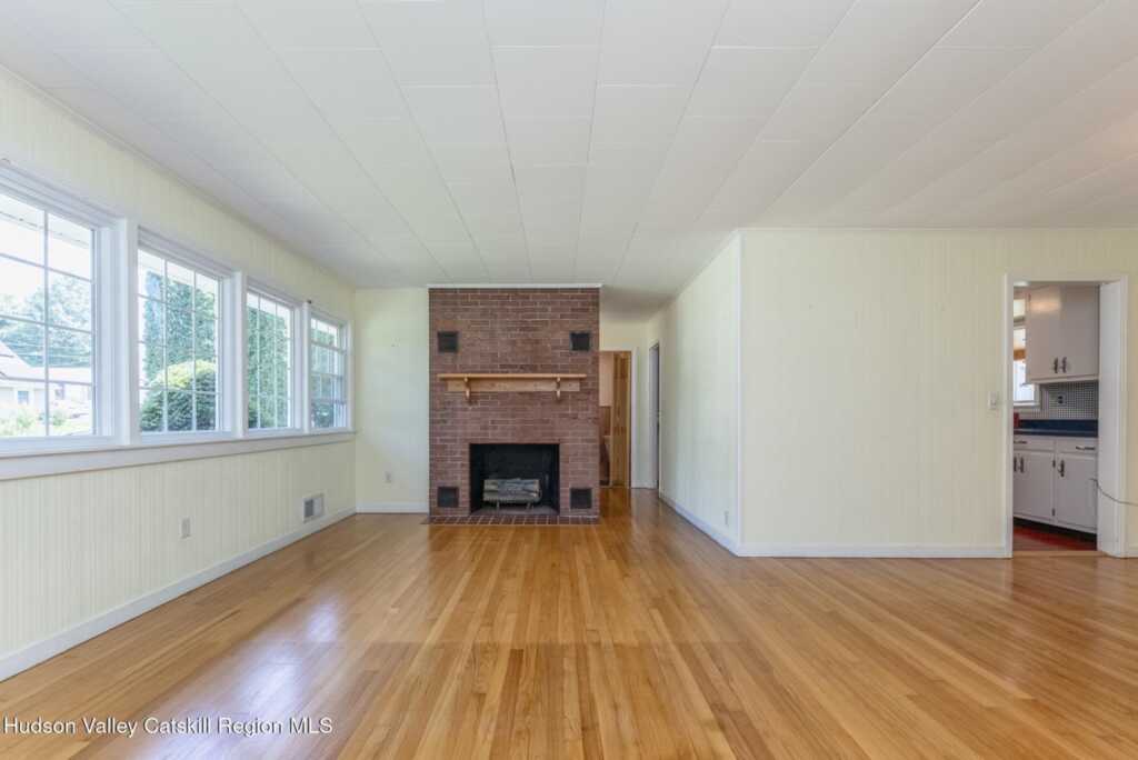 408 Fairview Ave Avenue, Hurley, NY 12443 - Photo 8 of 43