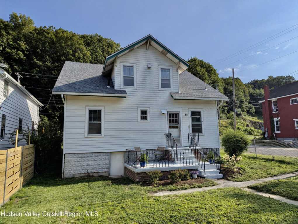 407 Delaware Avenue, Kingston, NY 12401 - Photo 2 of 44