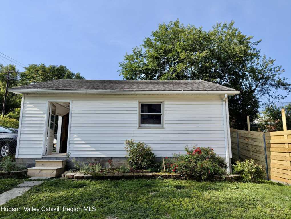 407 Delaware Avenue, Kingston, NY 12401 - Photo 3 of 44
