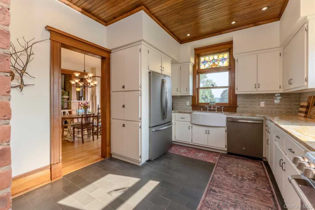 108 Latham Circle, Saugerties, NY 12477 - Photo 16 of 50