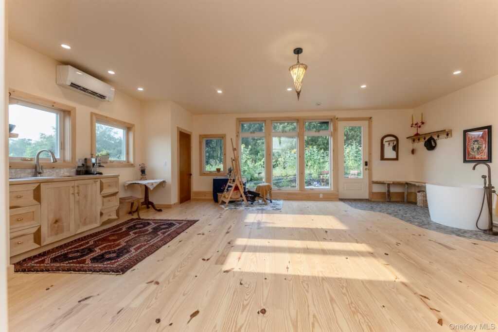 108 Latham Circle, Saugerties, NY 12477 - Photo 37 of 50