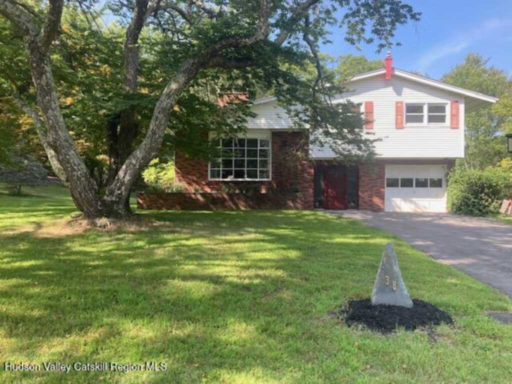 38 Arnold Drive, Woodstock, NY 12498 - Photo 4 of 27