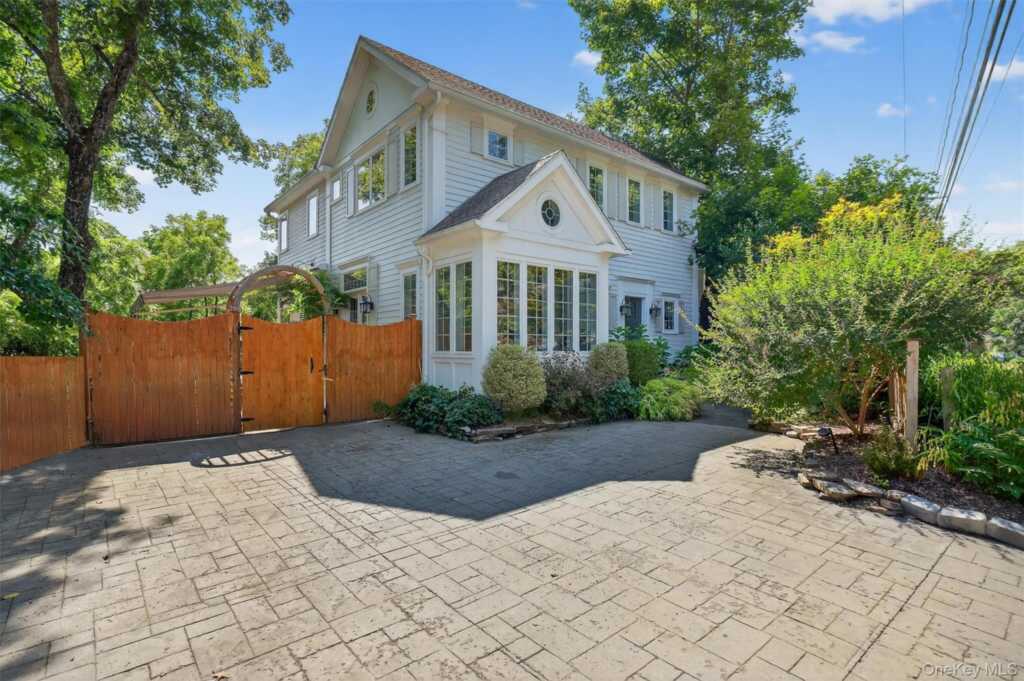 669 Route 213, Rosendale, NY 12472