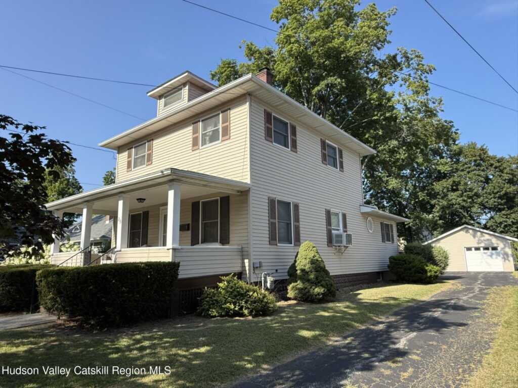 213 Washington Avenue Avenue, Saugerties, NY 12477