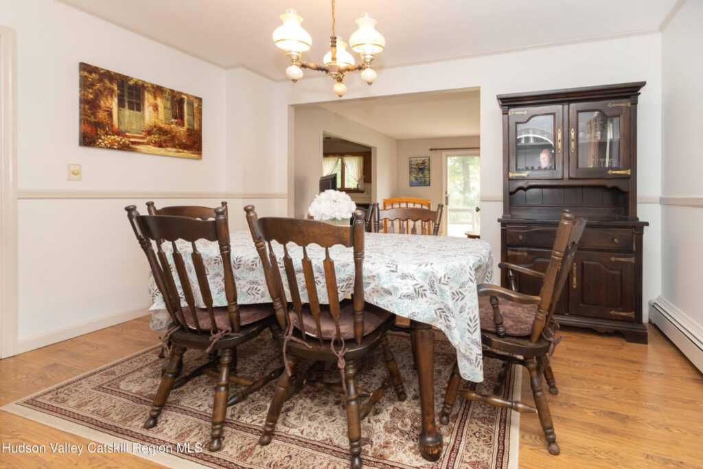 213 Washington Avenue Avenue, Saugerties, NY 12477 - Photo 14 of 37