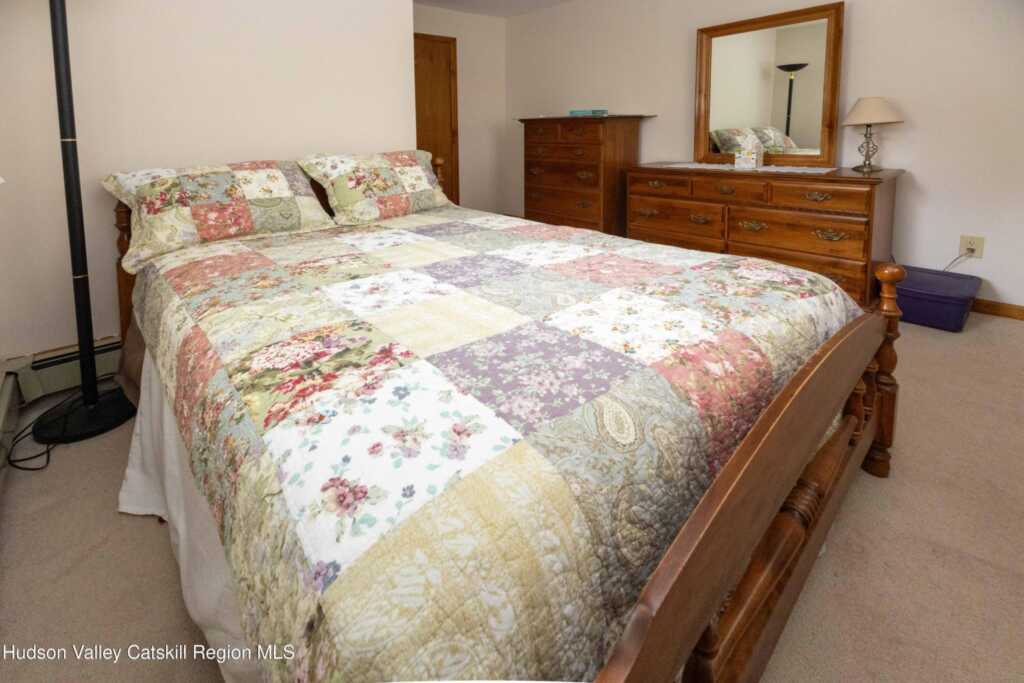 213 Washington Avenue Avenue, Saugerties, NY 12477 - Photo 19 of 37