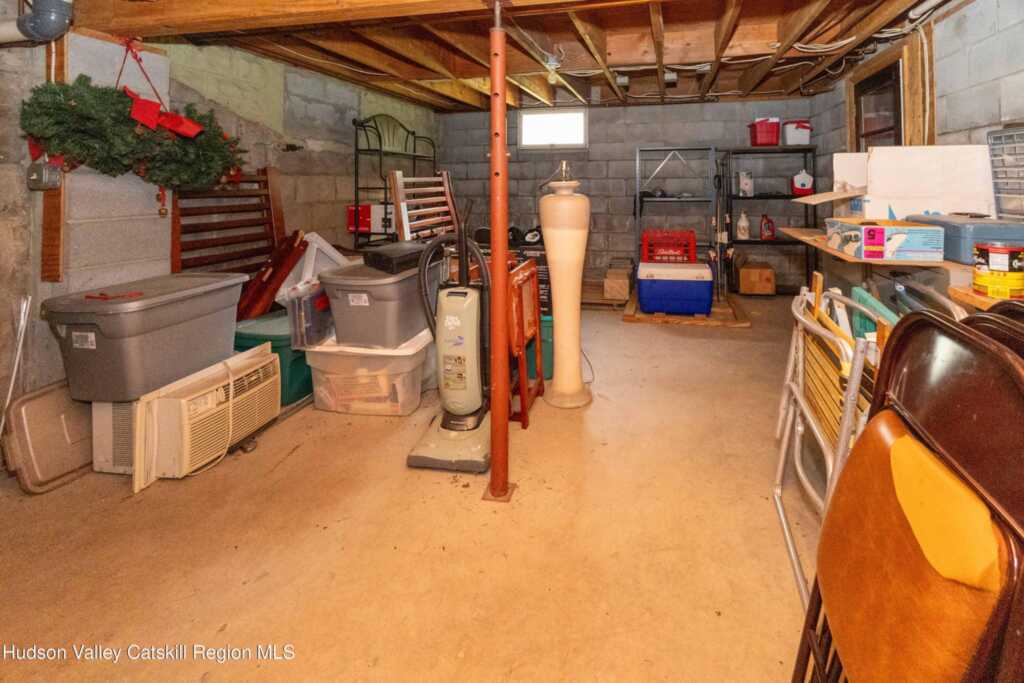 213 Washington Avenue Avenue, Saugerties, NY 12477 - Photo 25 of 37