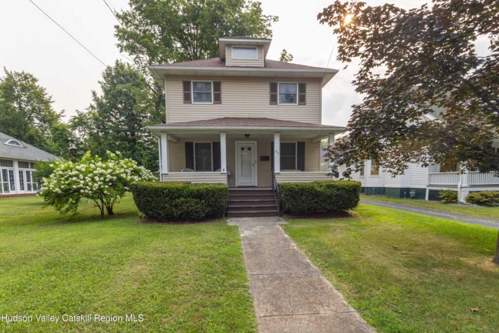 213 Washington Avenue Avenue, Saugerties, NY 12477 - Photo 3 of 37