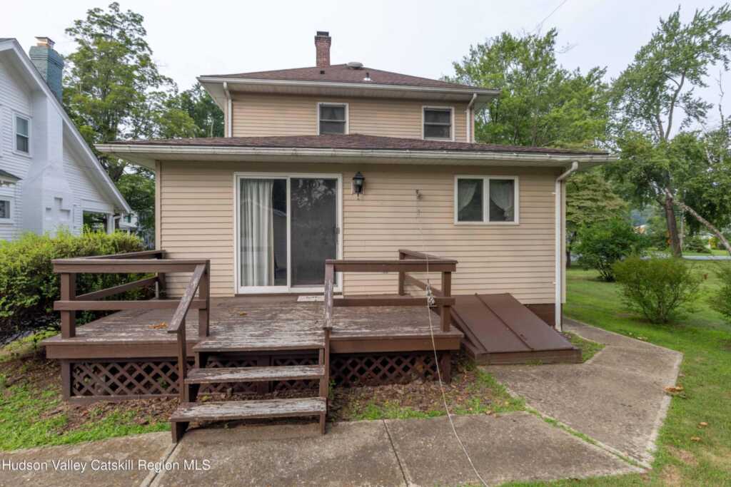 213 Washington Avenue Avenue, Saugerties, NY 12477 - Photo 31 of 37