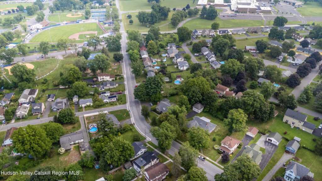 213 Washington Avenue Avenue, Saugerties, NY 12477 - Photo 34 of 37
