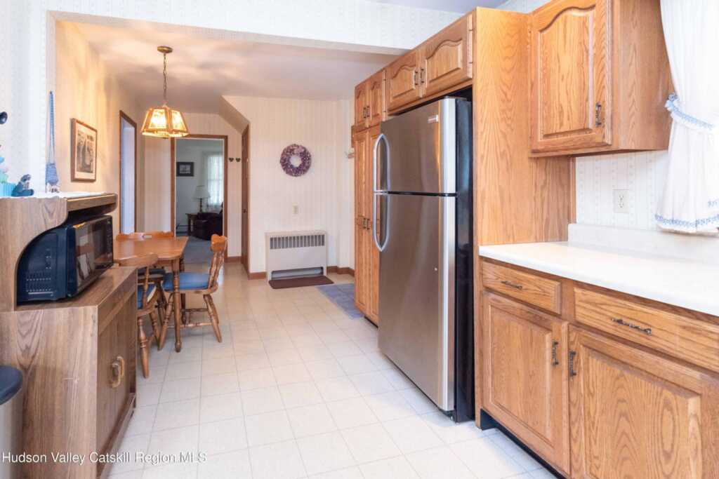 213 Washington Avenue Avenue, Saugerties, NY 12477 - Photo 7 of 37