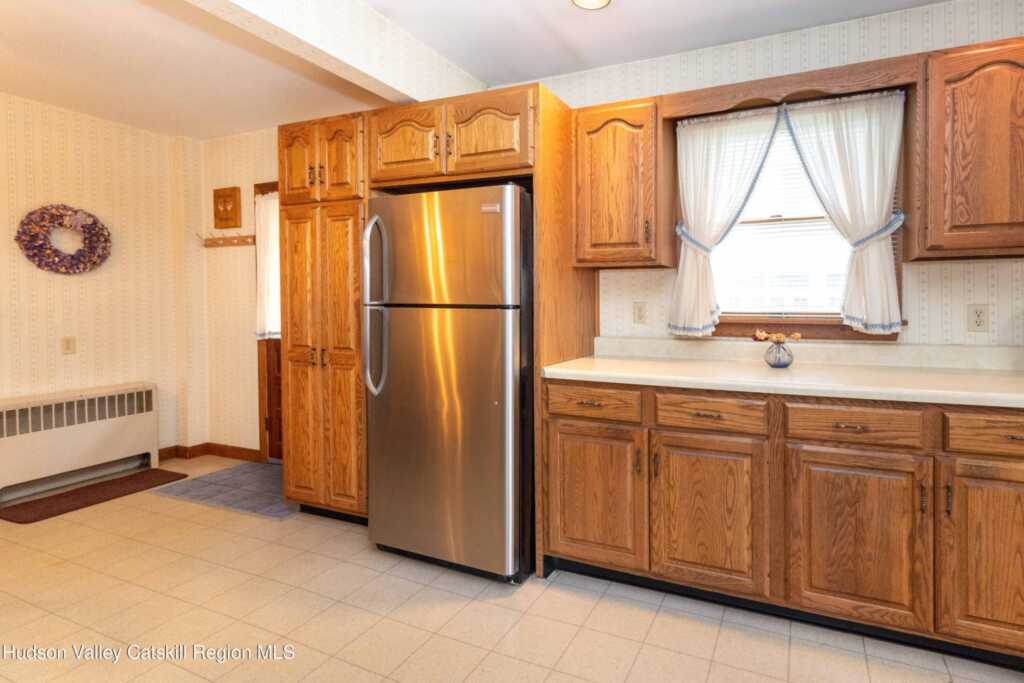 213 Washington Avenue Avenue, Saugerties, NY 12477 - Photo 9 of 37