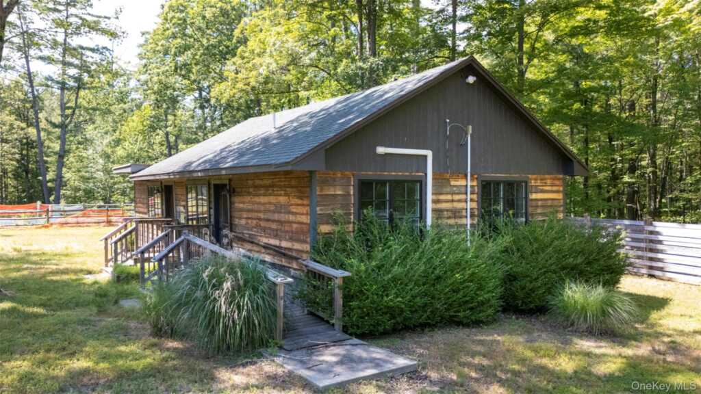 20 Country Club Lane, Woodstock, NY 12498 - Photo 10 of 17