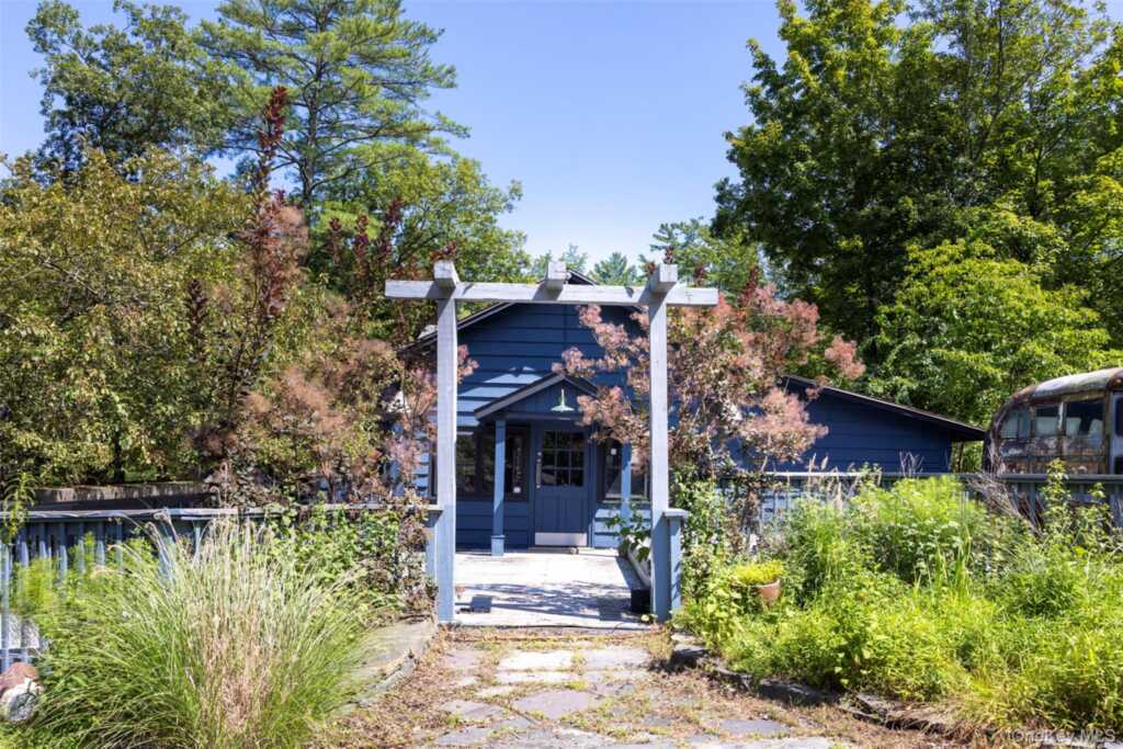 20 Country Club Lane, Woodstock, NY 12498 - Photo 12 of 17
