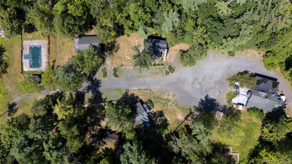 20 Country Club Lane, Woodstock, NY 12498 - Photo 2 of 17