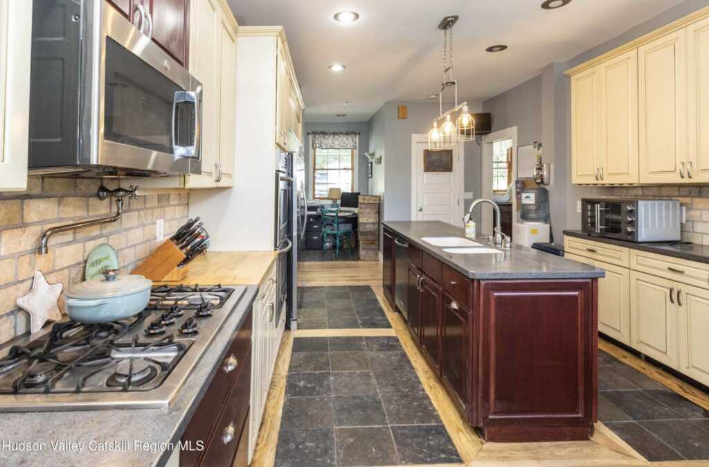 45 Sunset View Drive, Saugerties, NY 12477 - Photo 8 of 50