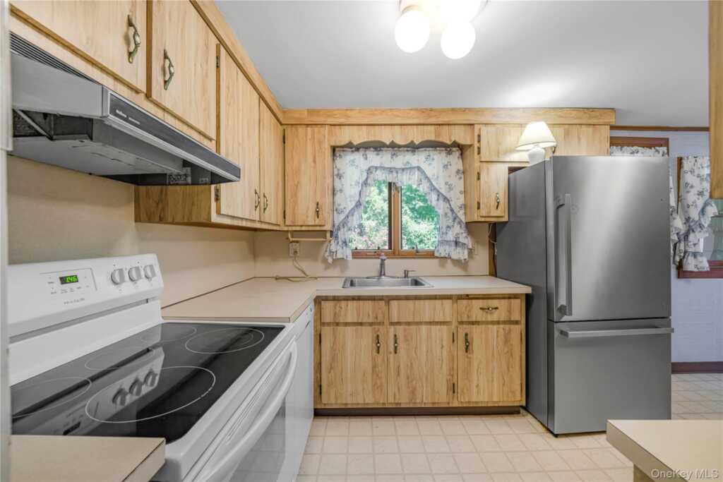 109 Terrace Lane, Hurley, NY 12443 - Photo 8 of 30