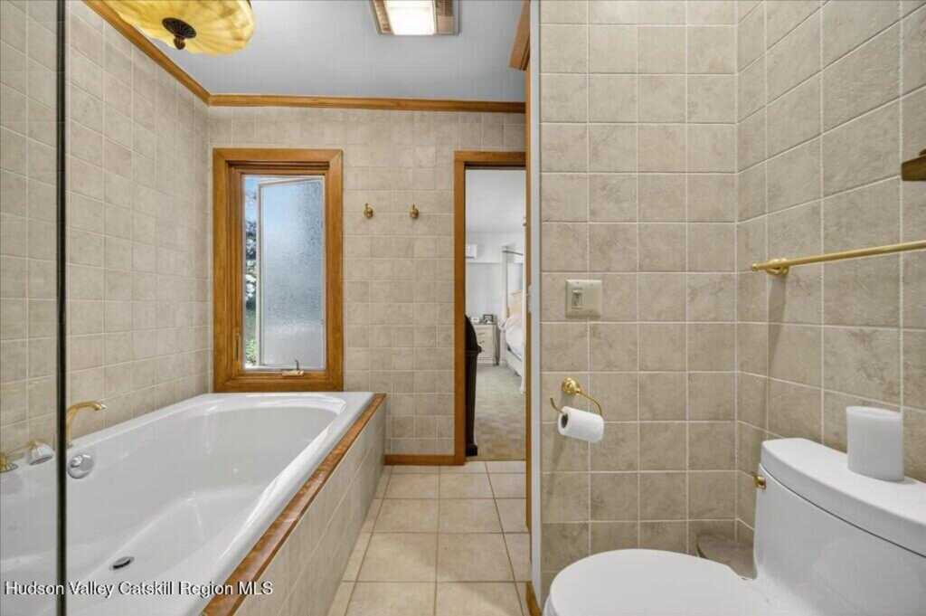 68 Tall Oaks Drive, Kingston, NY 12401 - Photo 21 of 36
