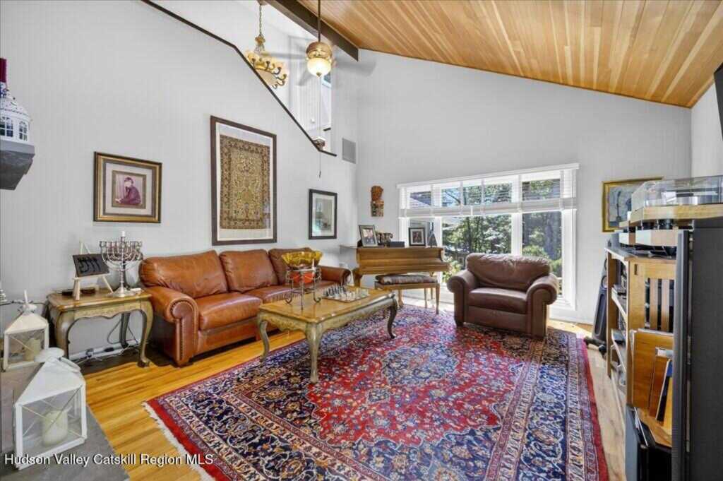 68 Tall Oaks Drive, Kingston, NY 12401 - Photo 8 of 36