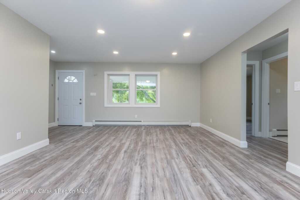 2084 Route 32, Saugerties, NY 12477 - Photo 5 of 44
