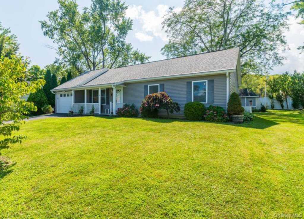 5 Meadowbrook Drive, Kingston, NY 12401 - Photo 2 of 34