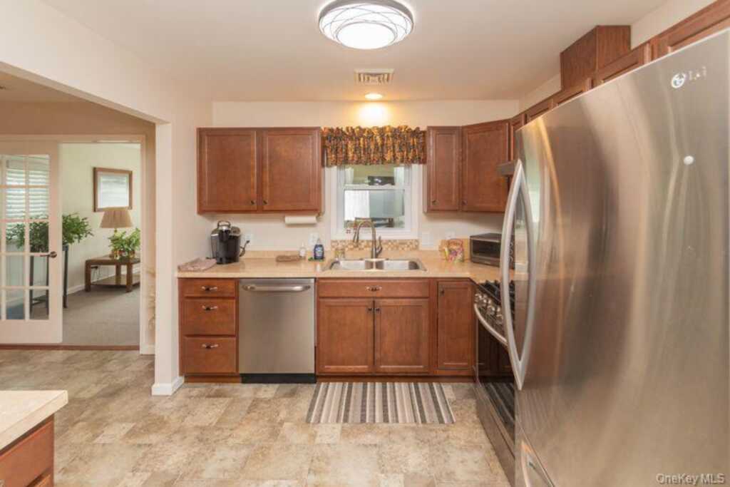 5 Meadowbrook Drive, Kingston, NY 12401 - Photo 9 of 34