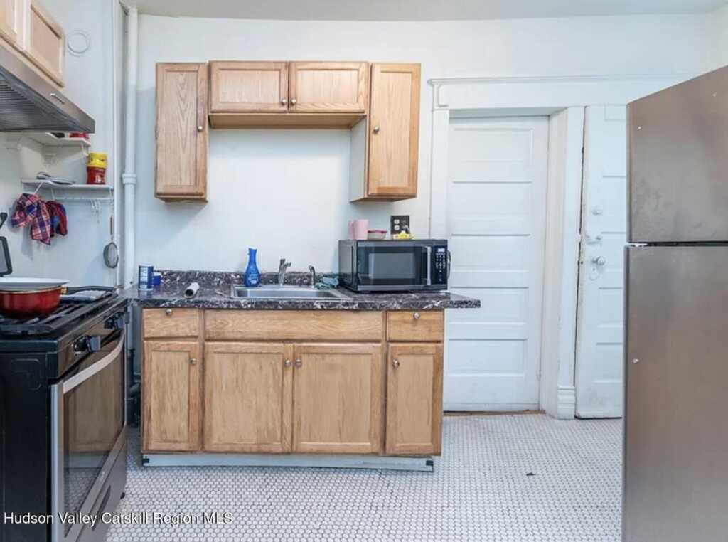 212 Ten Broeck Avenue, Kingston, NY 12401 - Photo 12 of 22