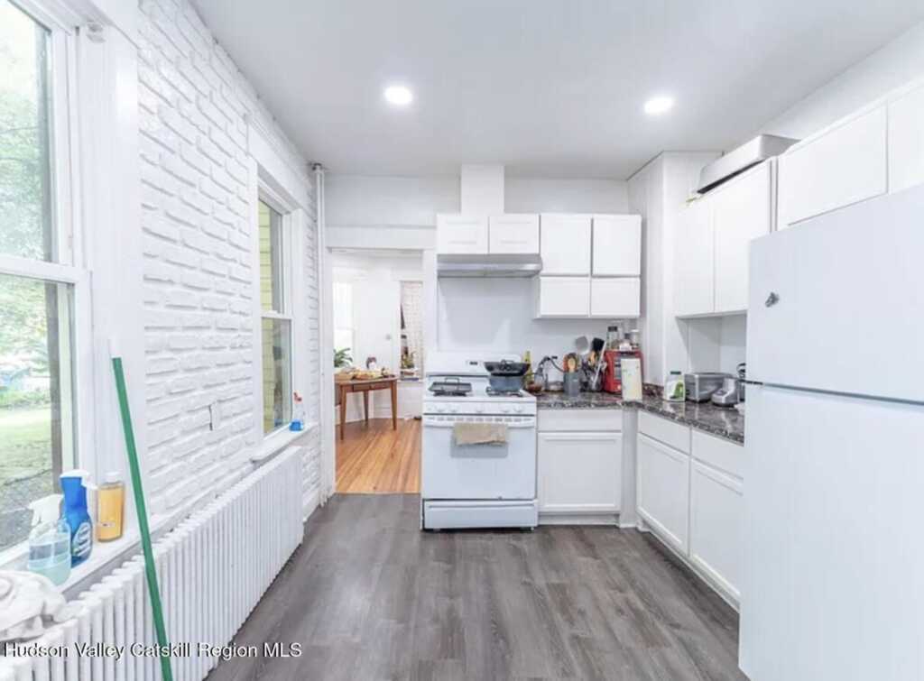 212 Ten Broeck Avenue, Kingston, NY 12401 - Photo 6 of 22