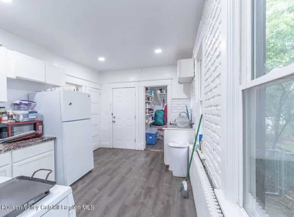 212 Ten Broeck Avenue, Kingston, NY 12401 - Photo 7 of 22
