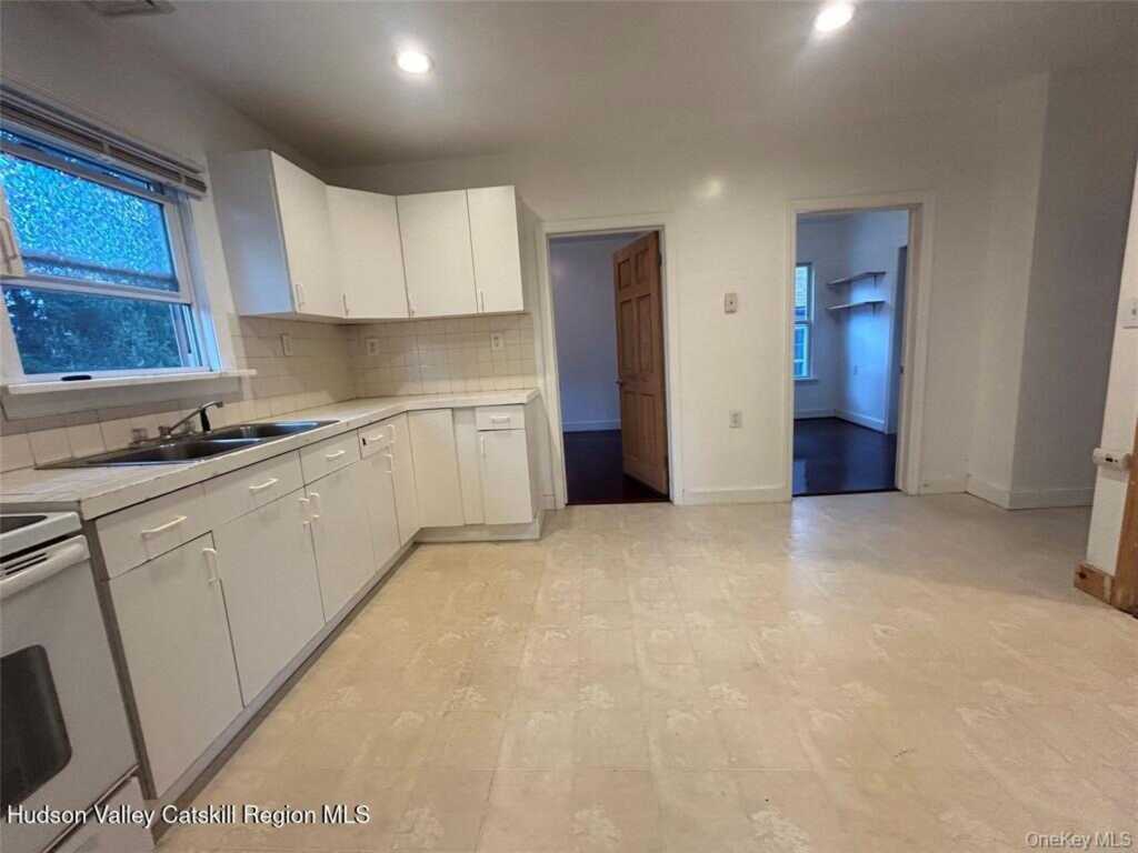 127 E Chester Street, Unit #2, Kingston, NY 12401 - Photo 12 of 26