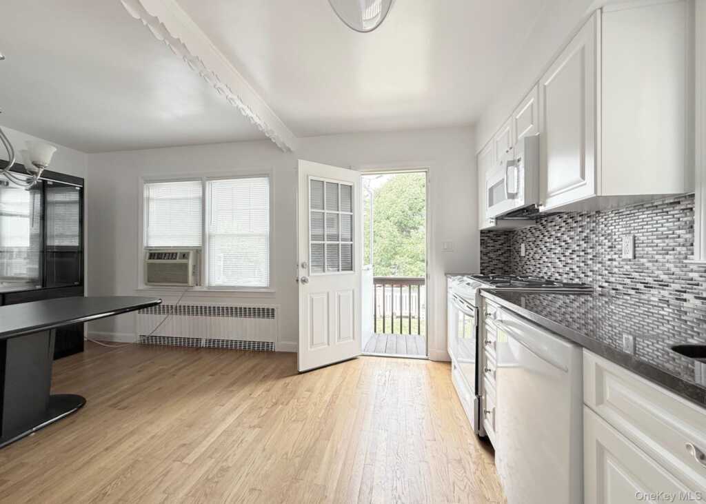 138 Colonial Place, Unit #1, New Rochelle, NY 10801 - Photo 11 of 22
