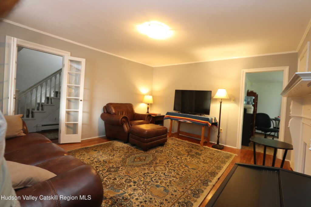 75 Washington Avenue, Saugerties, NY 12477 - Photo 10 of 31