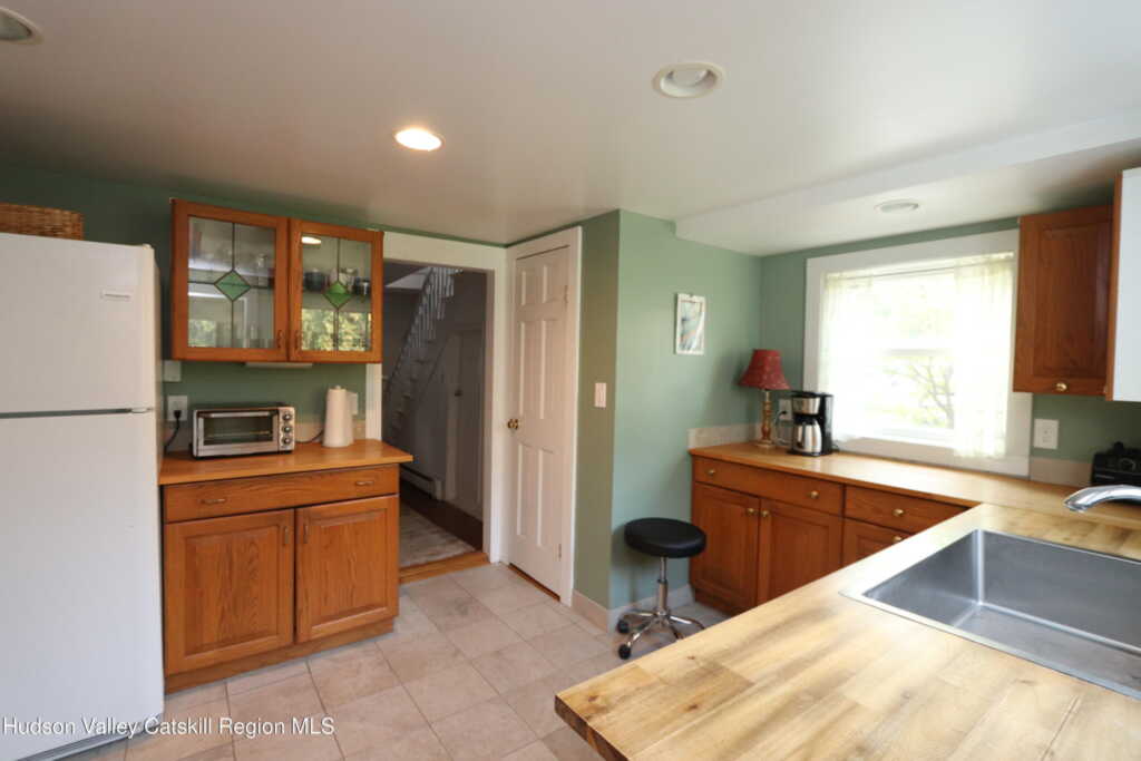 75 Washington Avenue, Saugerties, NY 12477 - Photo 5 of 31