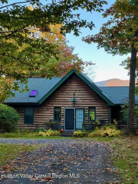 38 Sunset Ridge, Woodstock, NY 12498