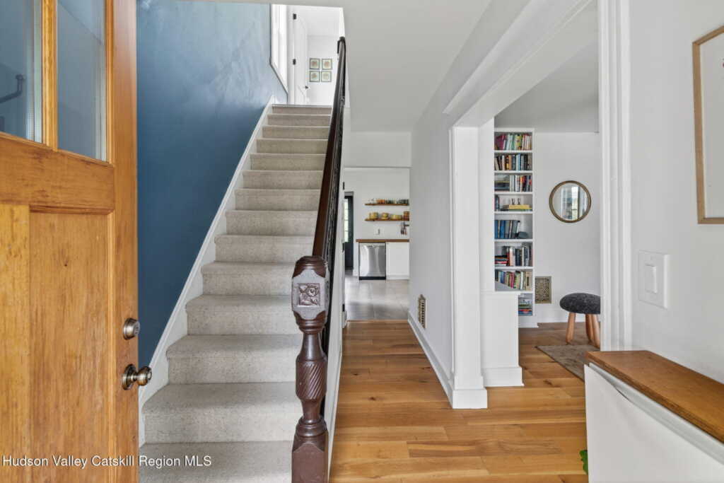 354 Wall Street, Kingston, NY 12401 - Photo 3 of 30