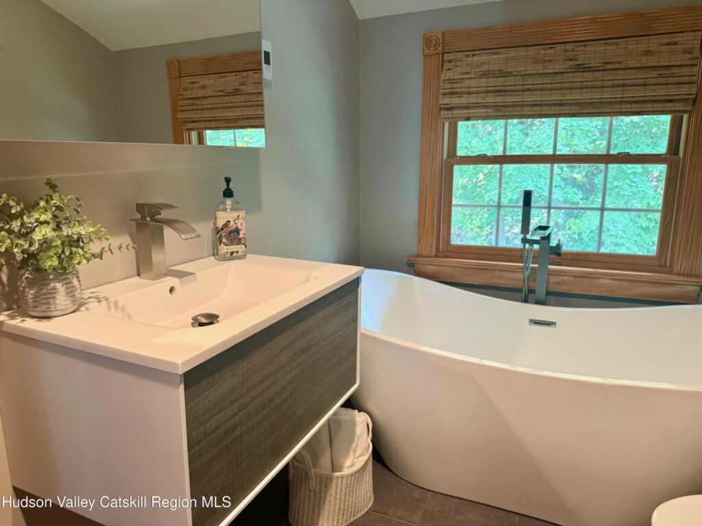 78 Lighthouse Drive, Saugerties, NY 12477 - Photo 18 of 31