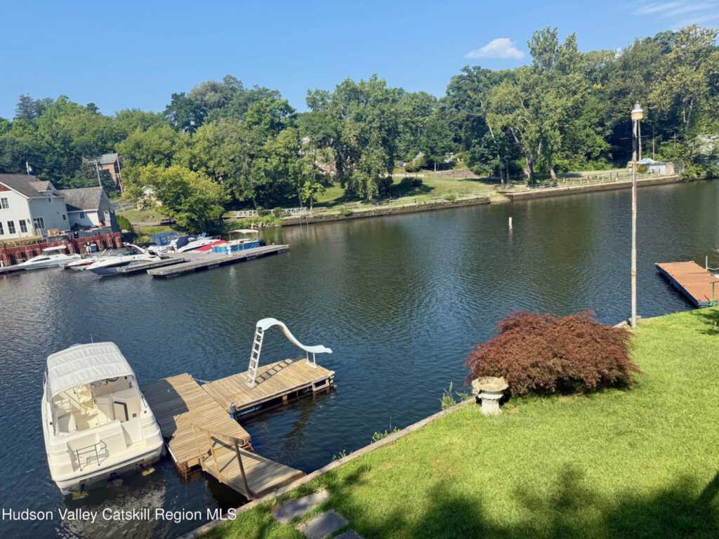 78 Lighthouse Drive, Saugerties, NY 12477 - Photo 3 of 31