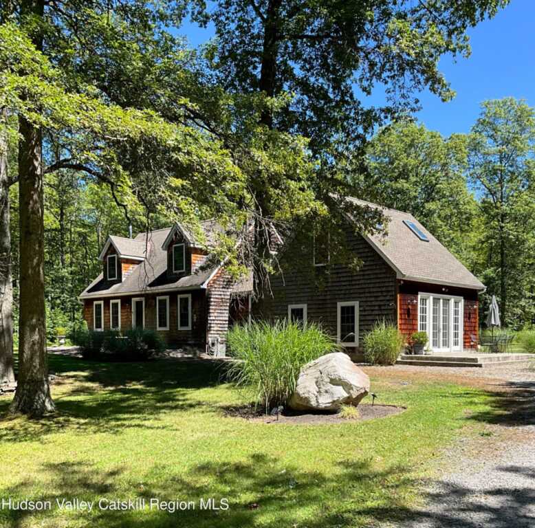 33 Outlook Farm Drive Drive, New Paltz, NY 12561