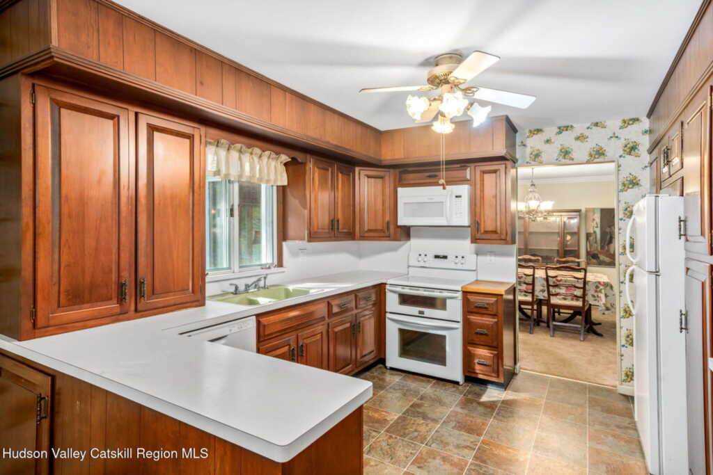 2320 Glasco Turnpike Turnpike, Woodstock, NY 12498 - Photo 11 of 39