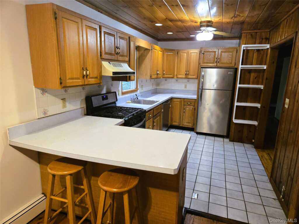 319 Sepasco Lake Road, Rhinebeck, NY 12572 - Photo 6 of 34