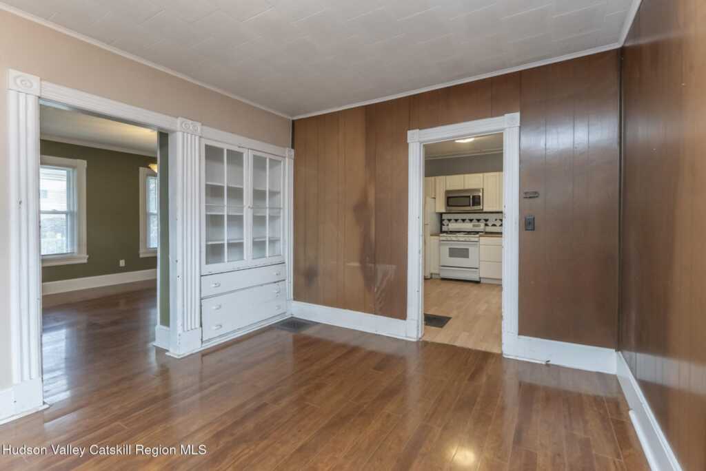 196 Foxhall Avenue, Kingston, NY 12401 - Photo 10 of 41