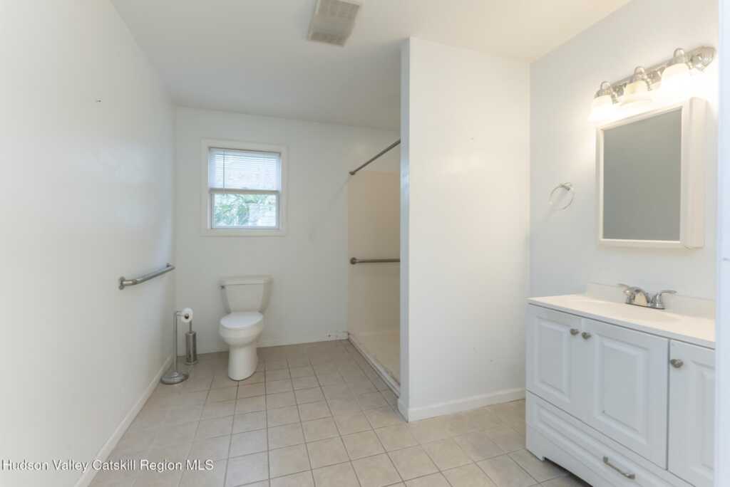 196 Foxhall Avenue, Kingston, NY 12401 - Photo 20 of 41
