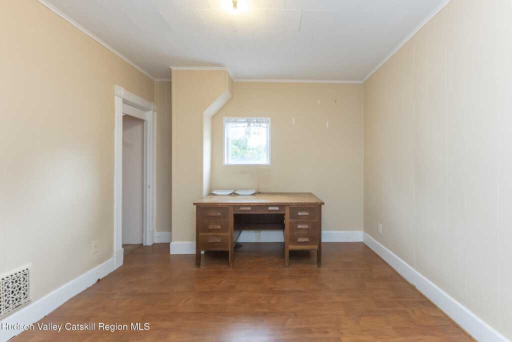 196 Foxhall Avenue, Kingston, NY 12401 - Photo 27 of 41