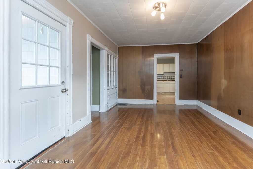 196 Foxhall Avenue, Kingston, NY 12401 - Photo 8 of 41