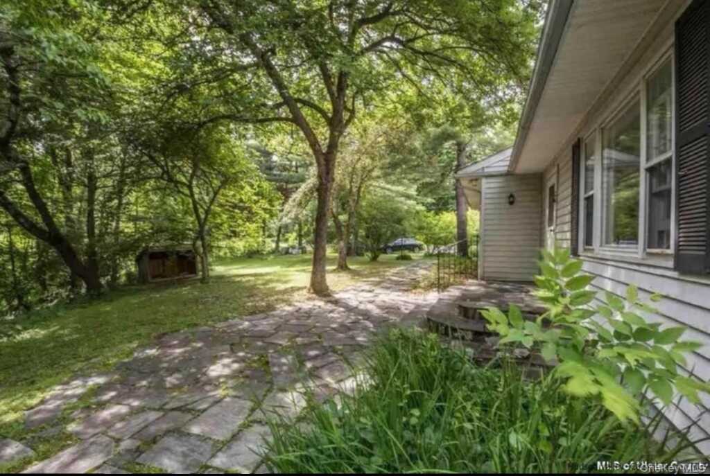 489 Mill Road, Rhinebeck, NY 12572 - Photo 2 of 10