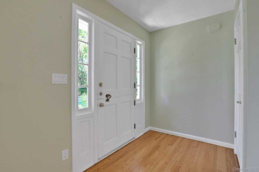 1041 Pine Place, Kingston, NY 12401 - Photo 3 of 25