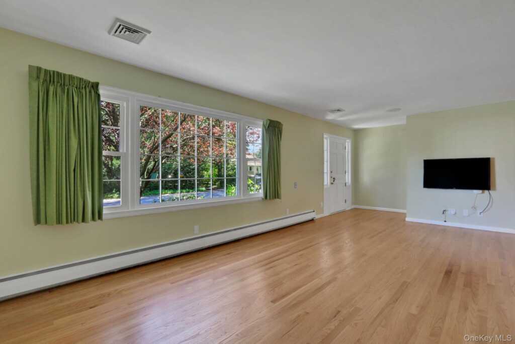 1041 Pine Place, Kingston, NY 12401 - Photo 4 of 25