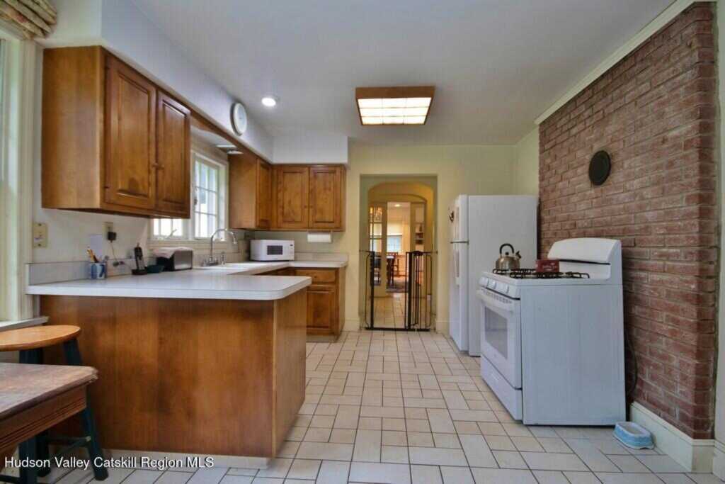2586 Lucas Turnpike, High Falls, NY 12440 - Photo 10 of 30